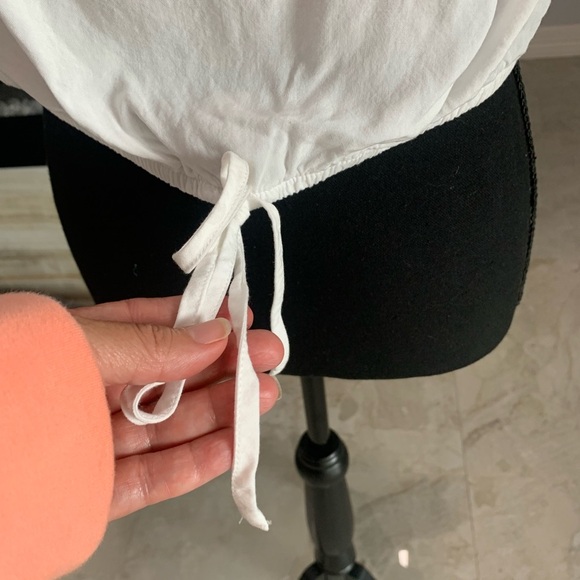 Women’s Mossimo White Off Shoulder Ruffle Back Scoop. Size L (176) - Picture 4 of 9